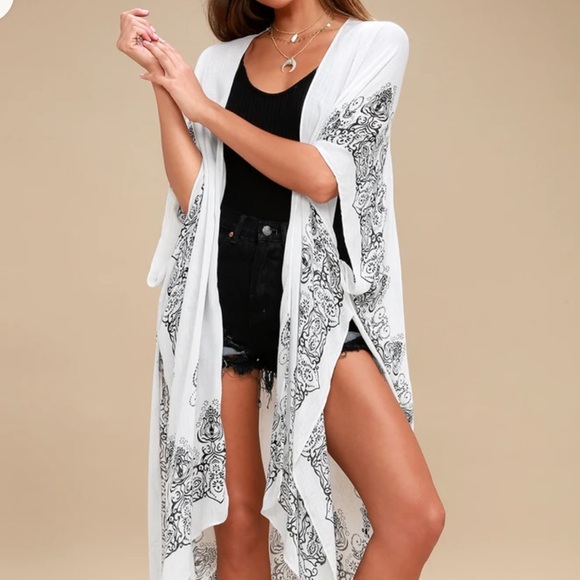 Exotic Sol Black and Grey Print Kimono Top - Picture 2 of 7